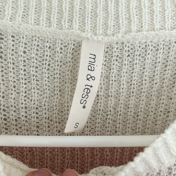 Mia & Tess light long sleeve stripped sweater perfect for a cool summer morning. - Picture 2 of 3